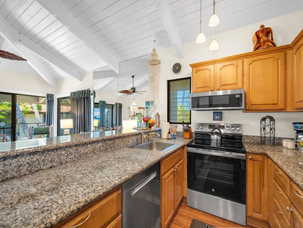 Luxury Maui Retreat in Kahana - Perfect for Large Groups